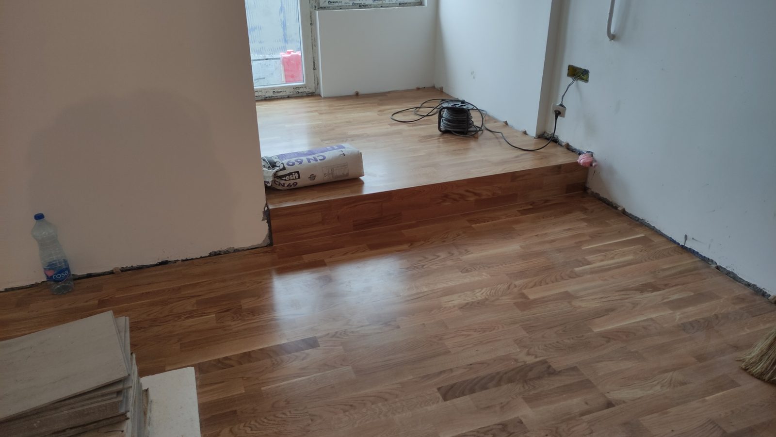 Klasičan hrastov parket sa tri sloja laka